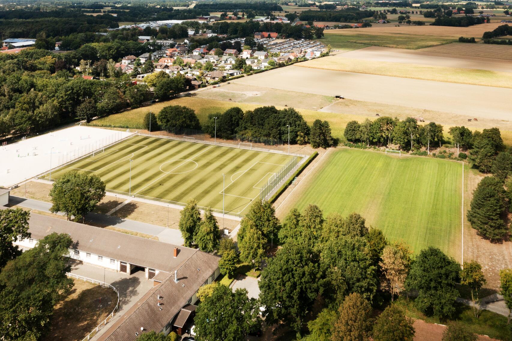 Sportplätze der Georg-Leber-Kaserne aus der Luft.